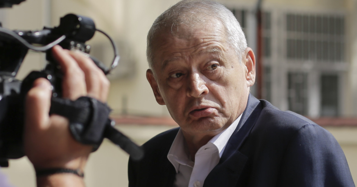 Grecia il re tine din nou pe Sorin Oprescu