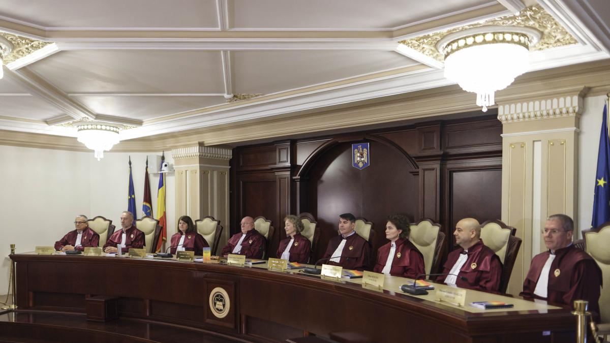 Judecatorii CCR au respins legea pensiilor speciale