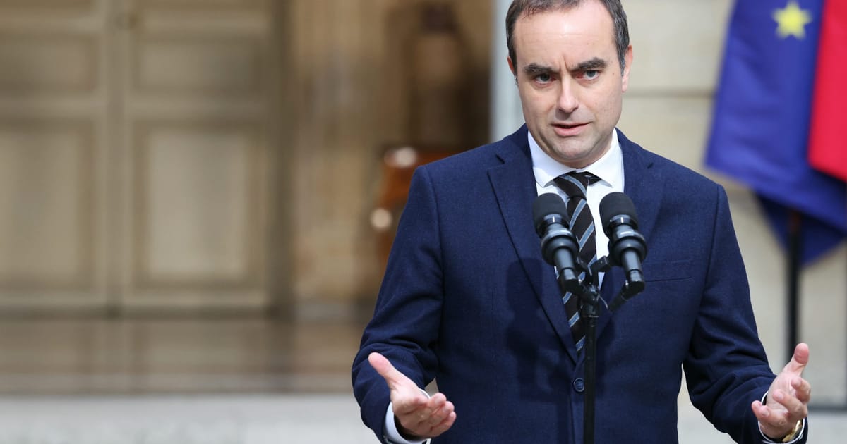 Premierul francez se salvaza excluzand solutia constitutionala
