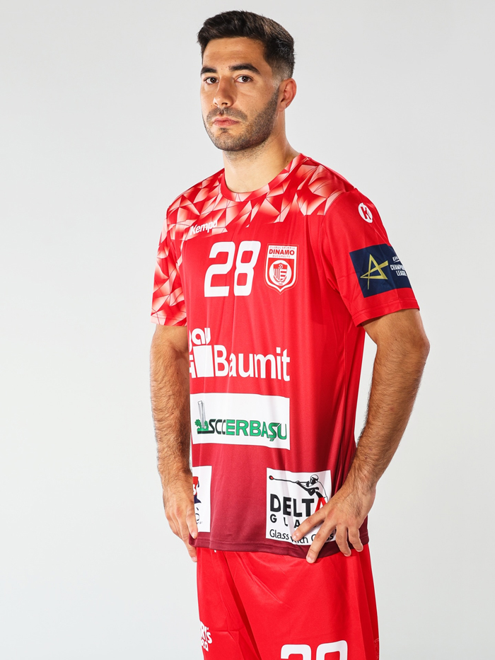 Alex Pascual handbalist la Dinamo va fi absent doua luni