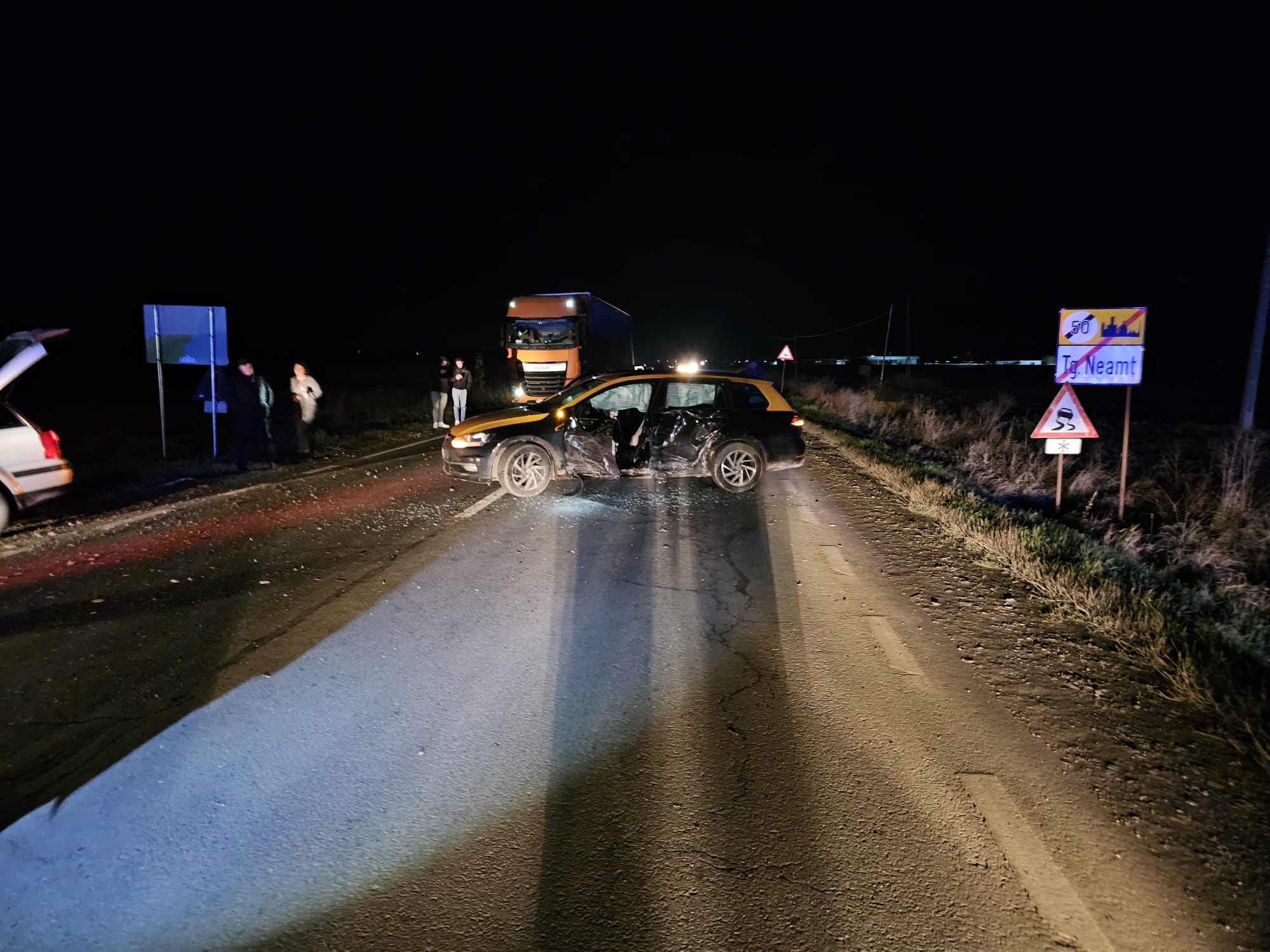 Bebelus de 3 luni ranit intr un accident auto