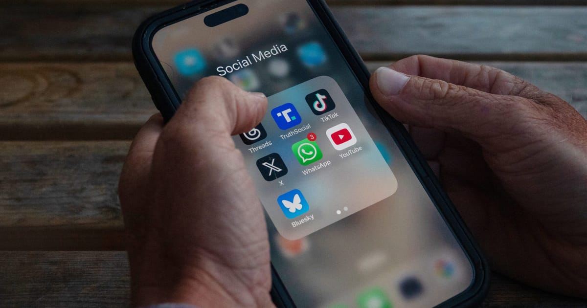 Gigantii retelelor sociale raspund pentru escrocherii financiare