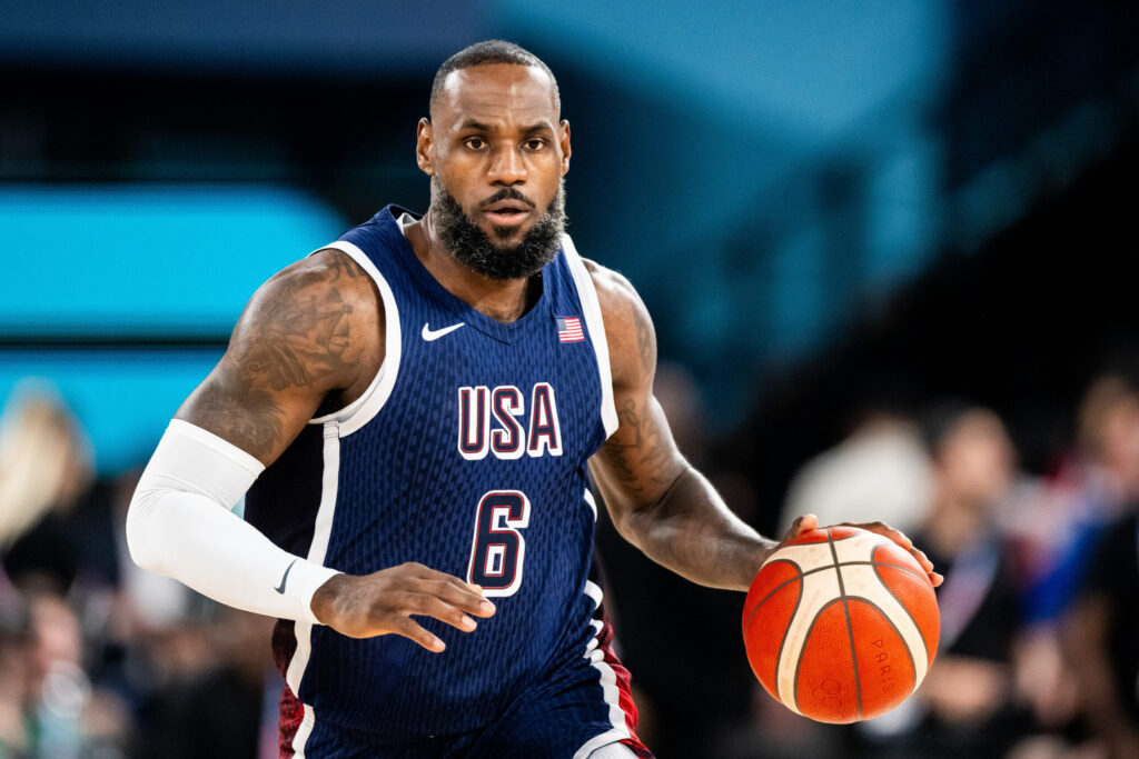 LeBron James anunta absenta de la JO 2028 Curry ezita