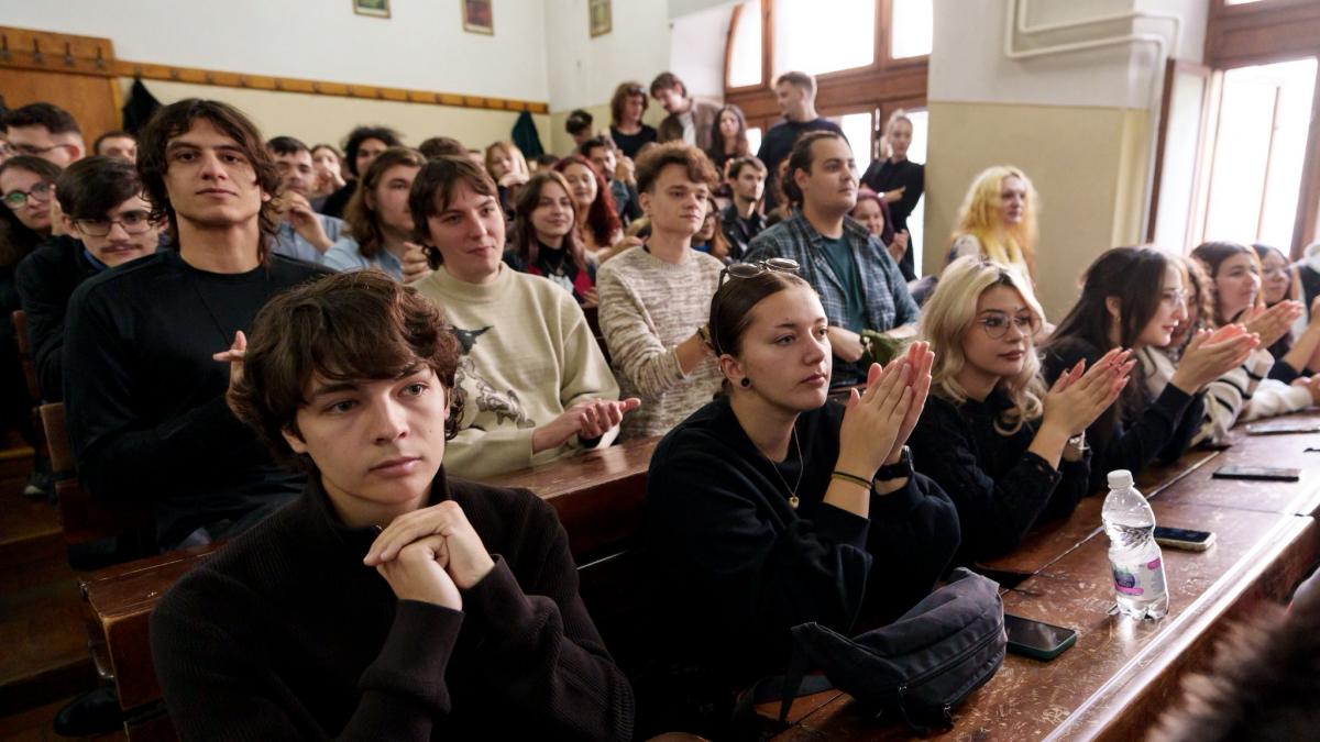 Ministrul Educatiei a gasit solution pentru bursele studentilor