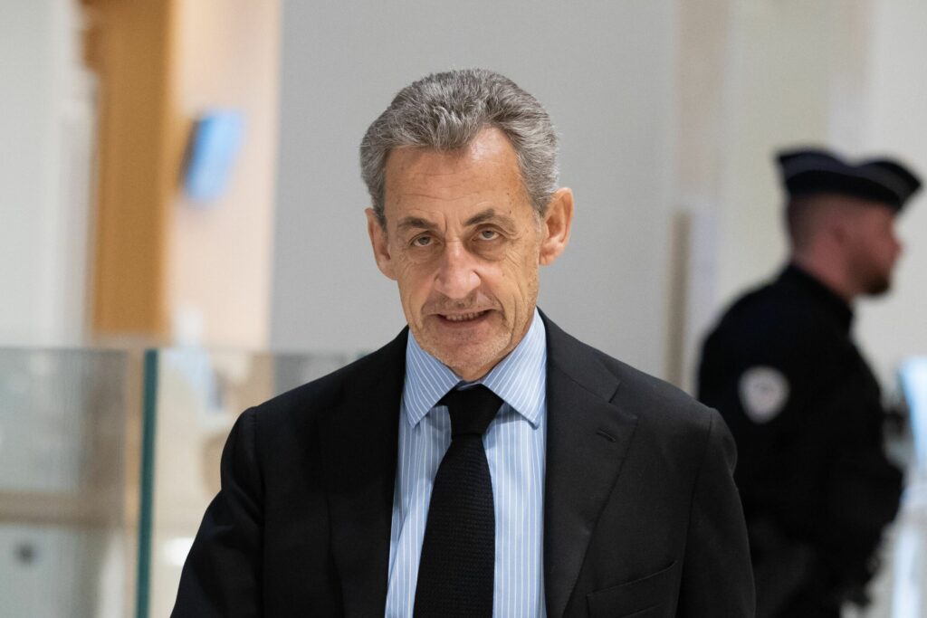 Nicolas Sarkozy anunta lansarea cartei Jurnalul unui prizonier