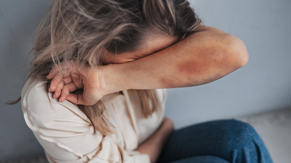 Statul ofera case persoanelor afectate de violena domestica