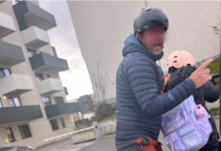 Tatal agresiv de pe trotineta ameninta un sofer