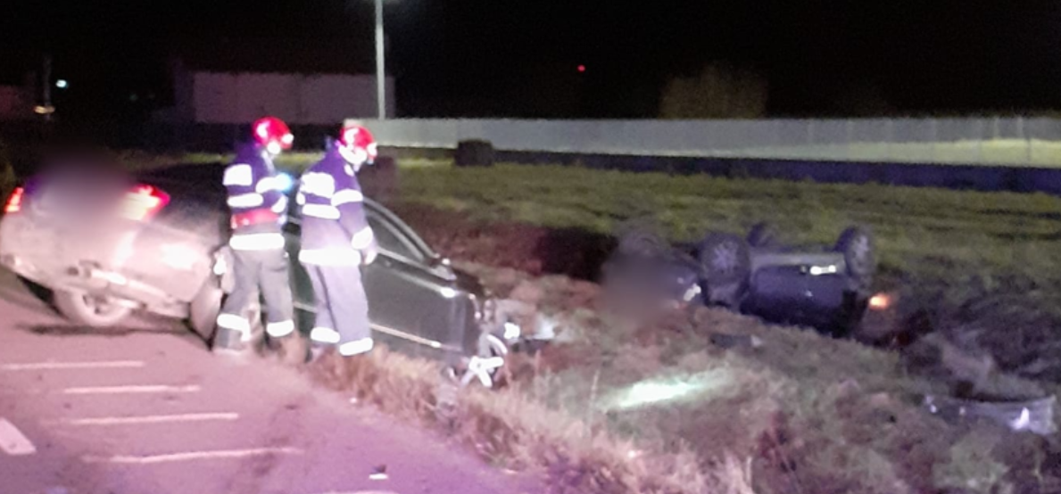 Accident de Craciun in Cluj masina rastornata pompieri interventie