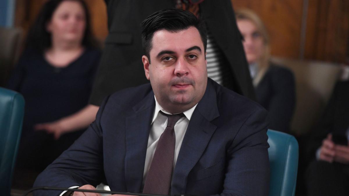 DNA perchezitioneaza fostul ministru Razvan Cuc