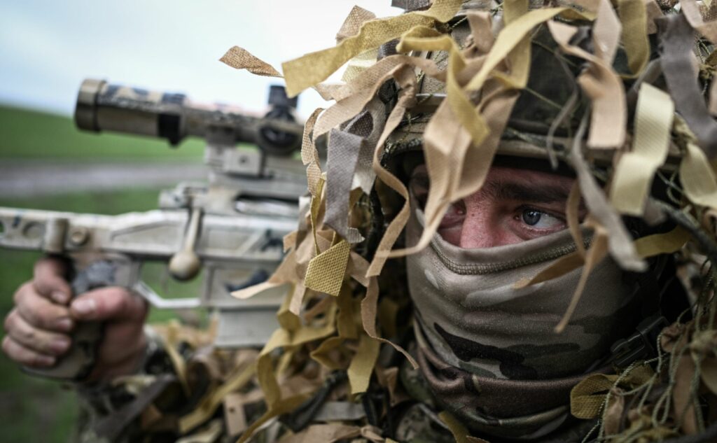 Marea Britanie introduce un program militar pentru tineri