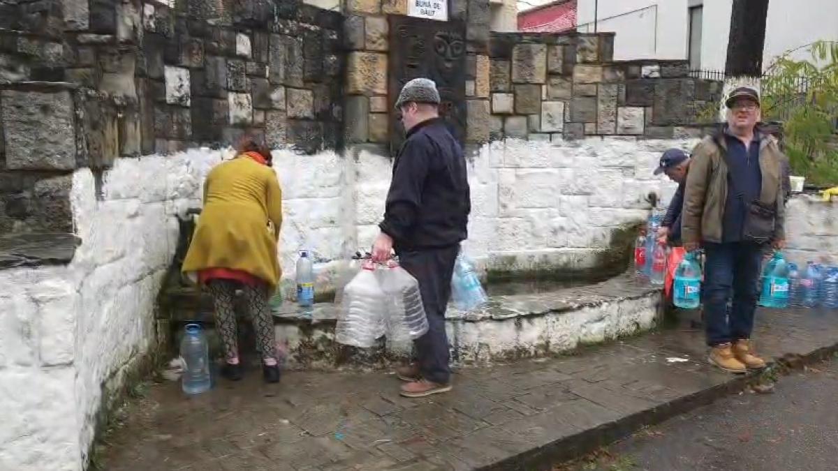 Prefectii din Dambovita si Prahova cer ap pentru sinistrati