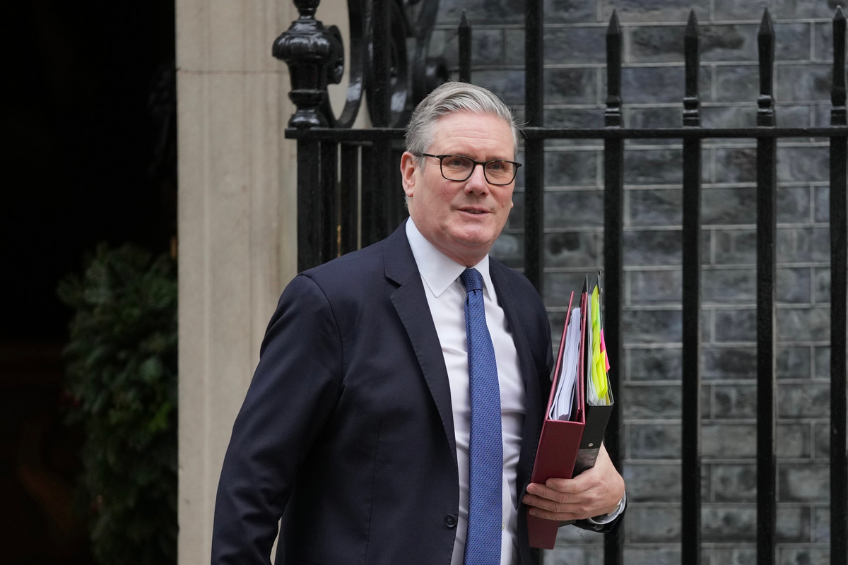 Prim ministrul britanic solicita FIFA sa scada pretul biletelor