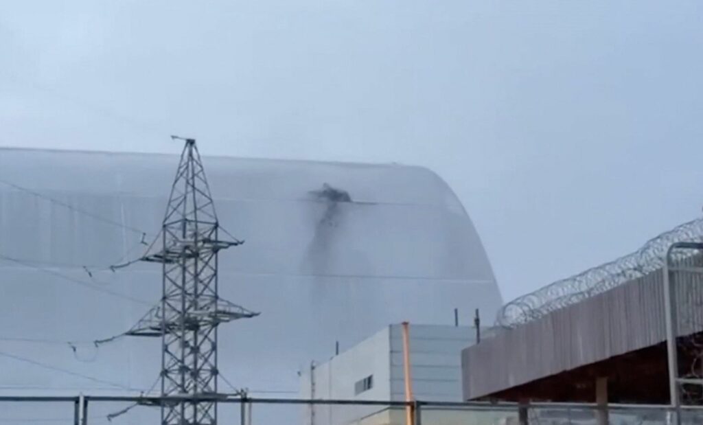 Scutul nuclear de la Cernobil ar putea ceda unui atac