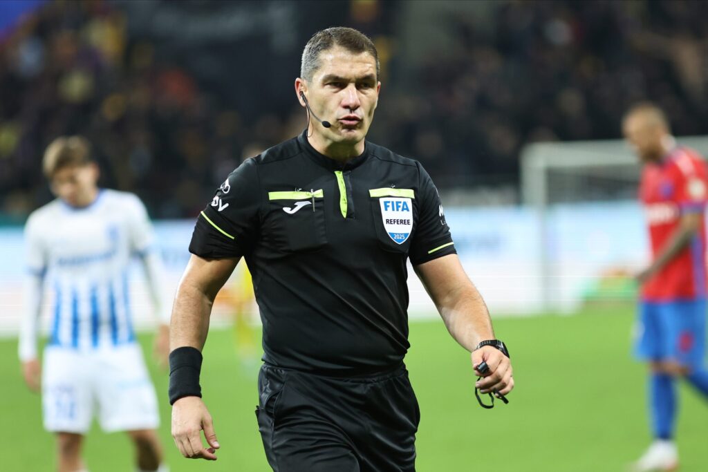 Superliga Istvan Kovacs arbitreaza meciul FCSB
