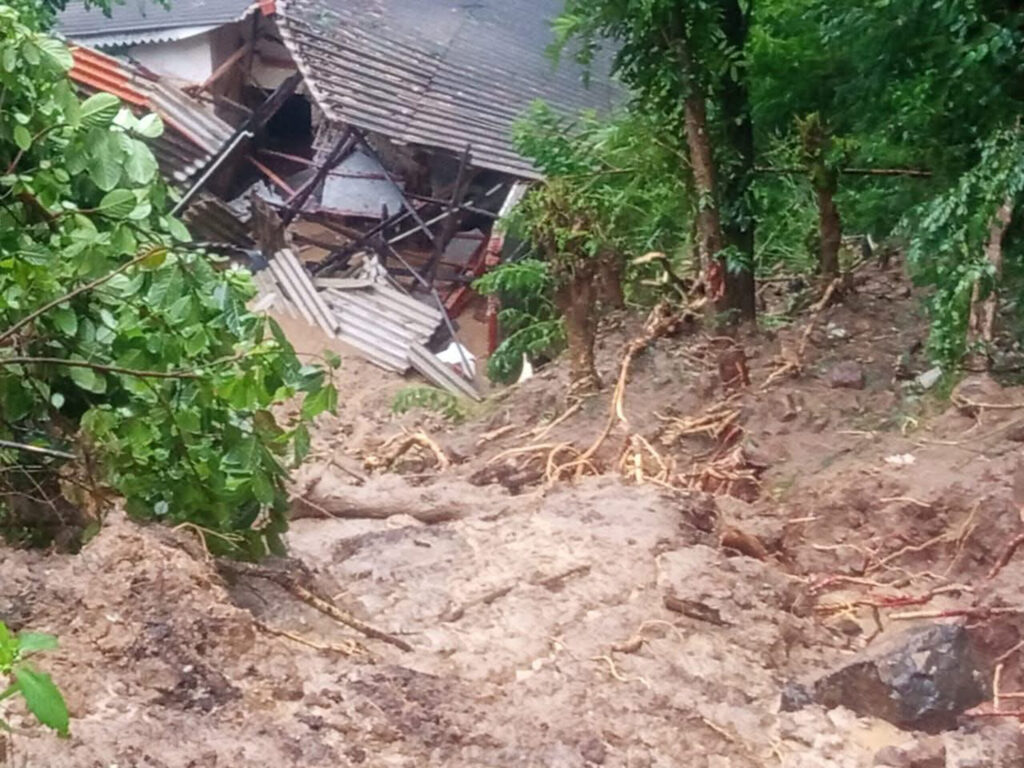 Supravietuitorii cer ajutor urgent dupa inundatii