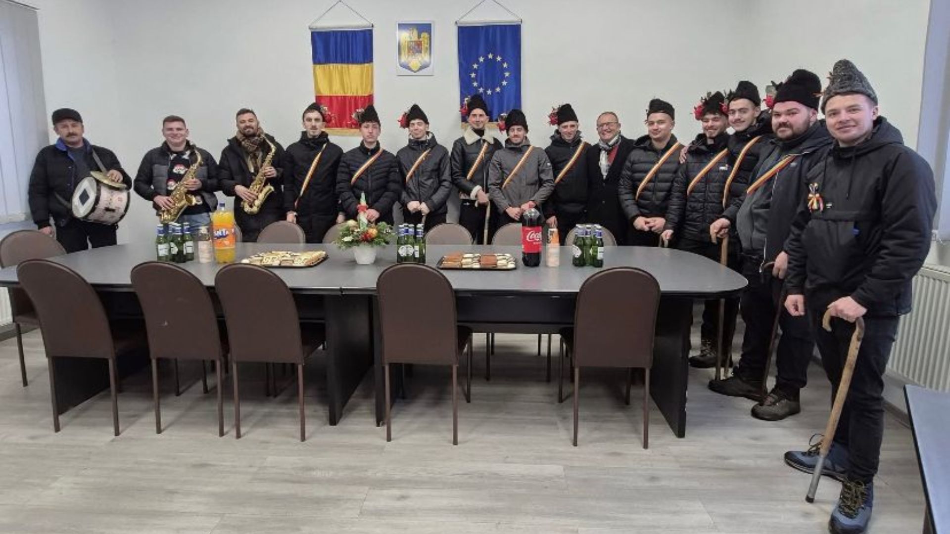 Traditie in muntii Clujului Colindatul barbatesc obicei UNESCO