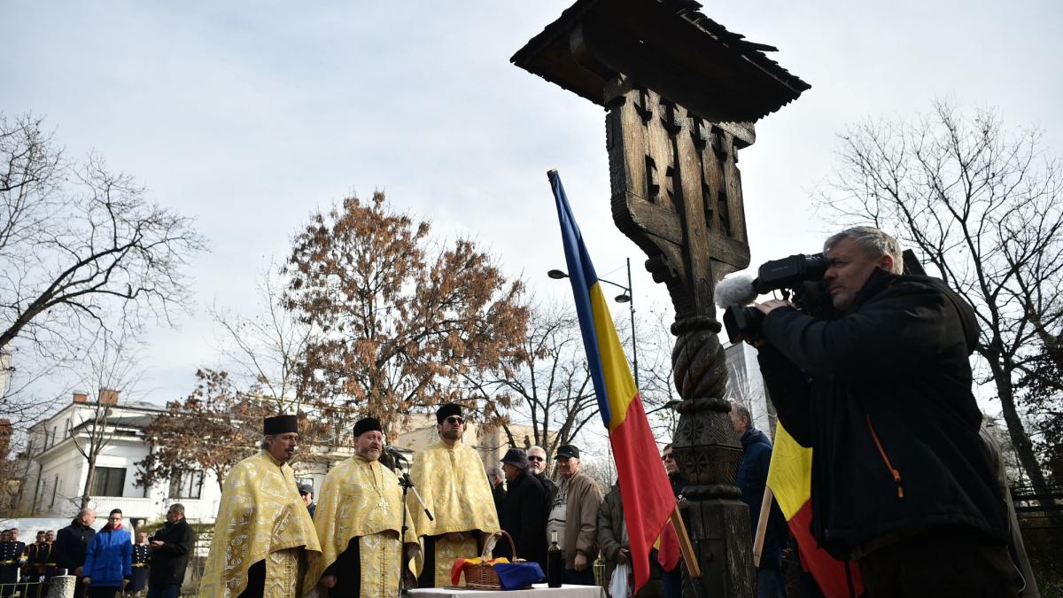 Trei zile de ceremonii pentru erii revolutiei