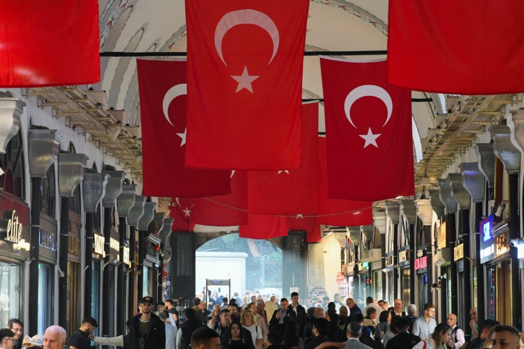 Turcia aresteaza 115 suspecti ai Statului Islamic