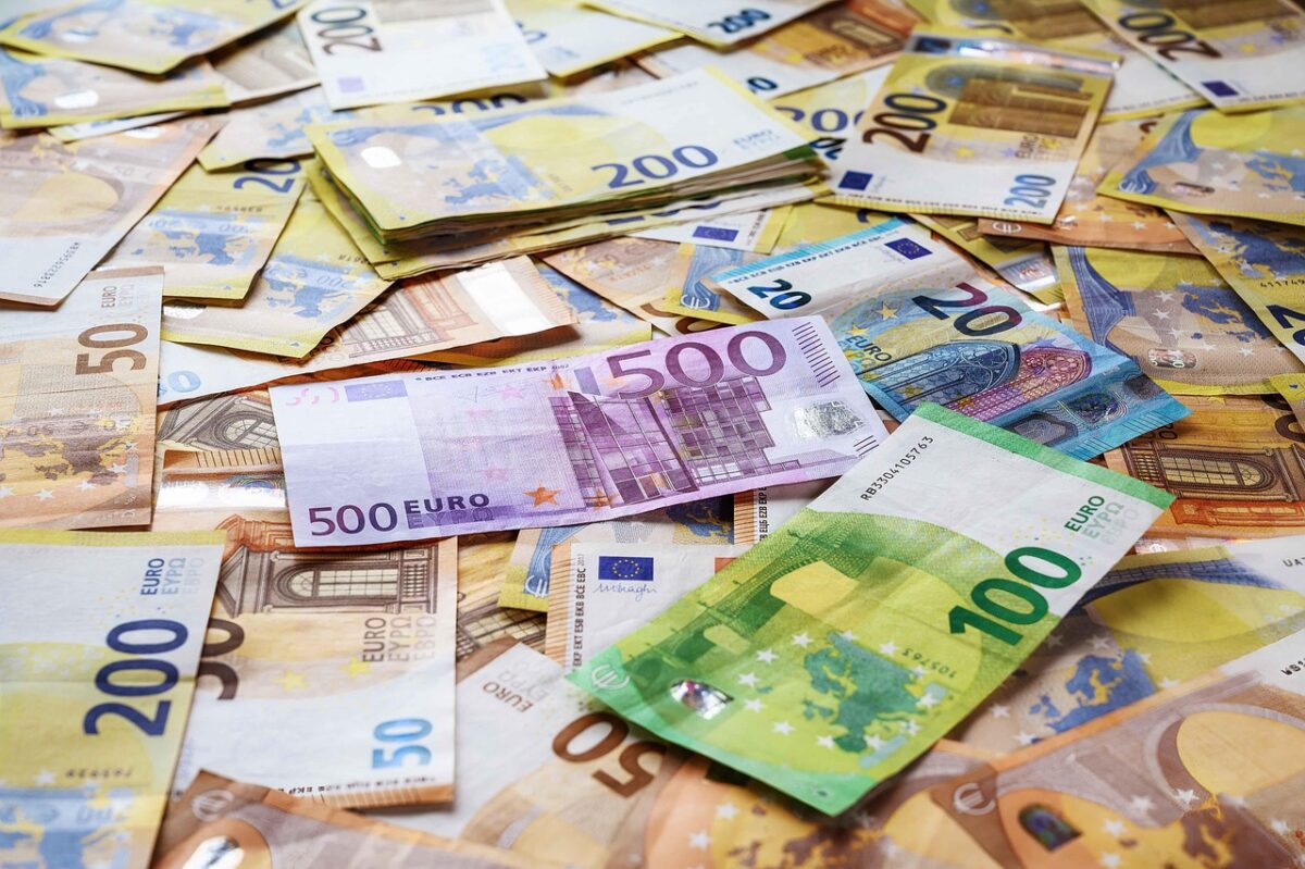 Un francez acuza fostul administrator de frauda de 14 miliarde euro