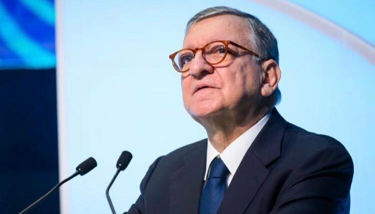 Barroso Relaiile dintre Europa i SUA sunt la cel mai sczut nivel din istoria NATO Aliana va deveni mai european