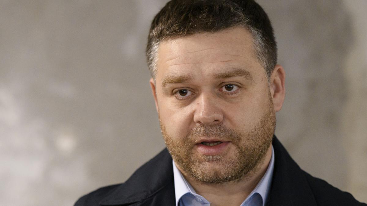 Ciucu a declarat ca a gasit o prima solutie pentru problema temperaturii si a apei calde