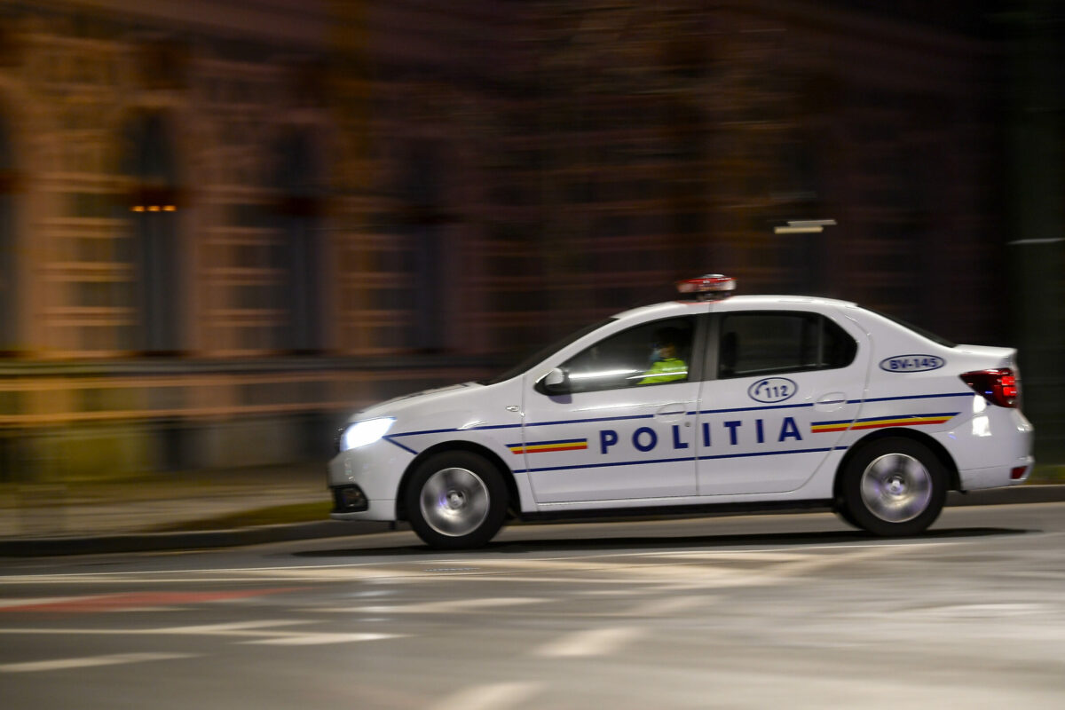 Descoperirea mai multor fragmente de os in curtea unei gradinite din Galati