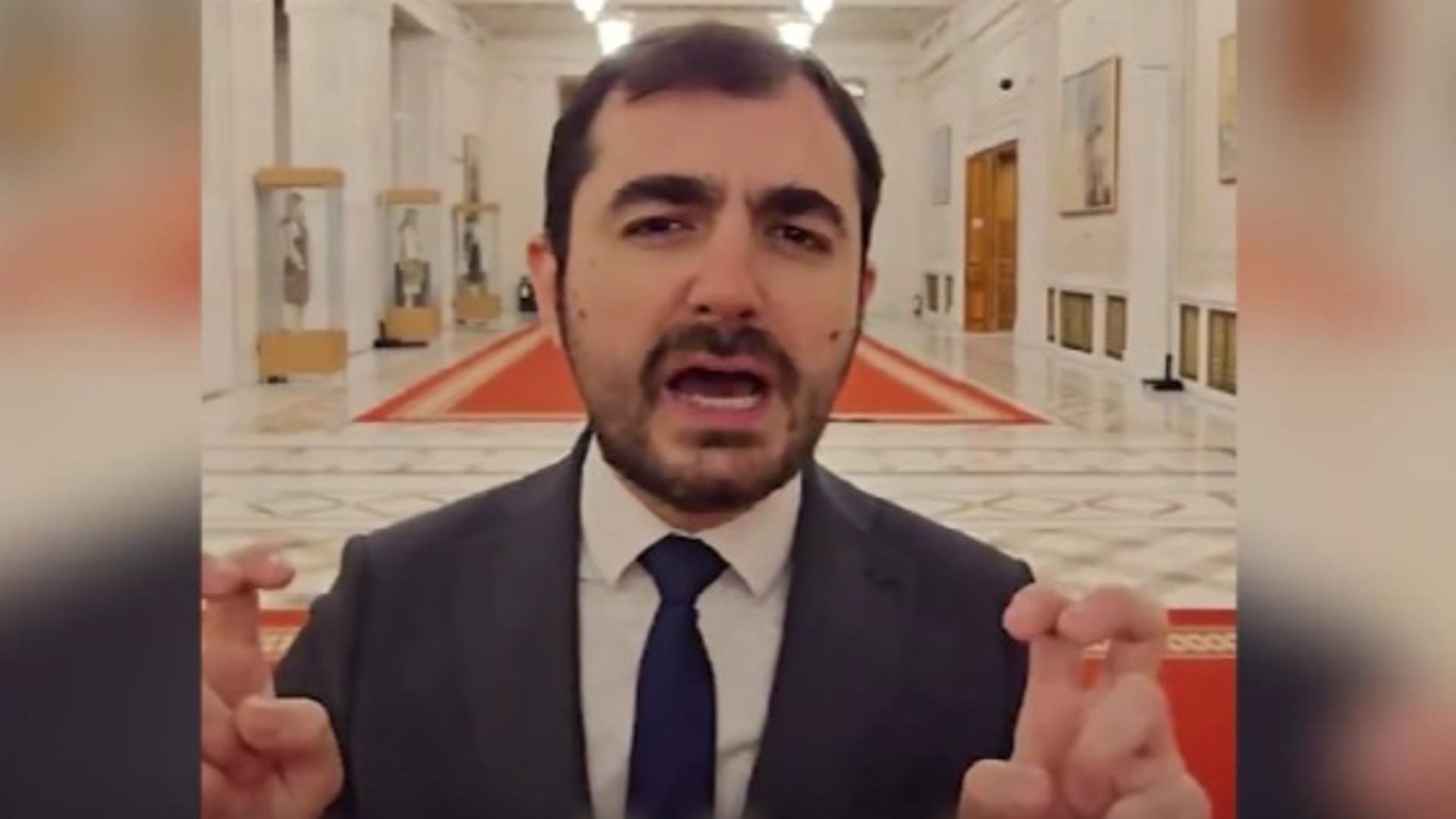 Ipocrizia rezistilor USR critica pe Bolojan pentru