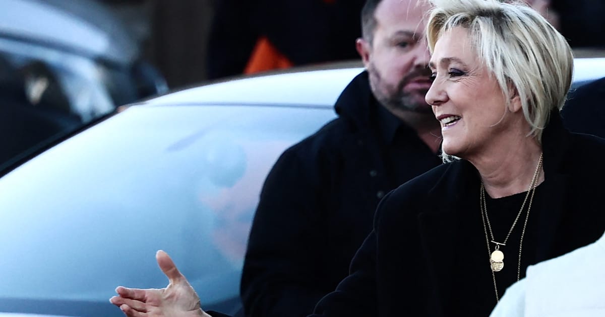 Marine Le Pen la inmormantarea Brigitte Bardot