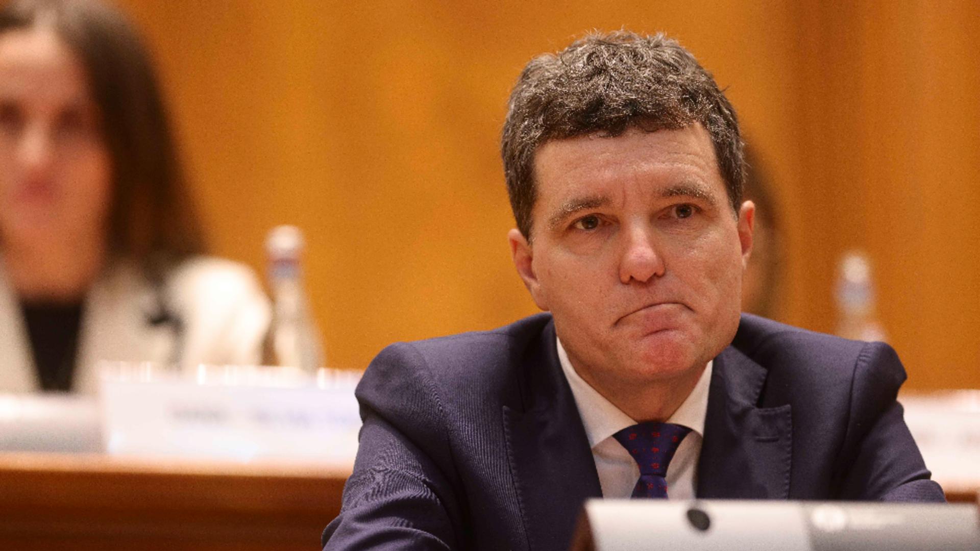 Nicuor Dan pleaca in Franta in timpul blocajului