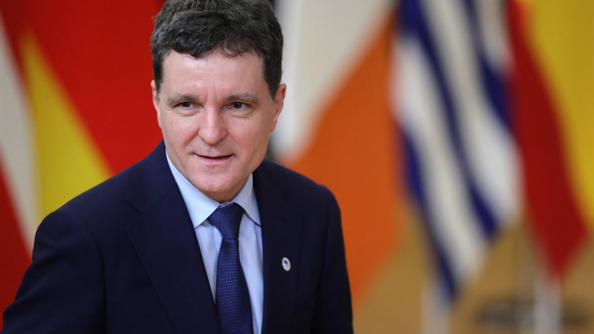 Nicusor Dan explica de ce nu a fost prezent la Davos Activitatea diplomatica nu se limiteaza la o zi o