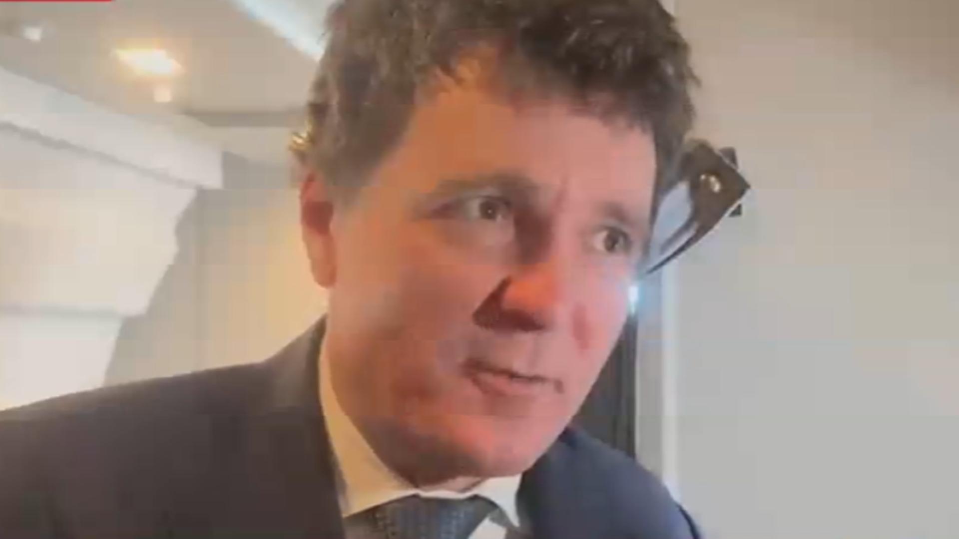 Nicusor Dan il imita pe Trump in interviuri