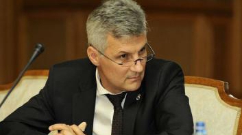 Senatorul PSD Daniel Zamfir se implica in scandalul tezei
