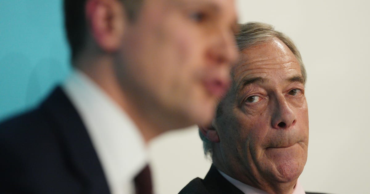 momente in care Nigel Farage si Robert Jenrick sau certat