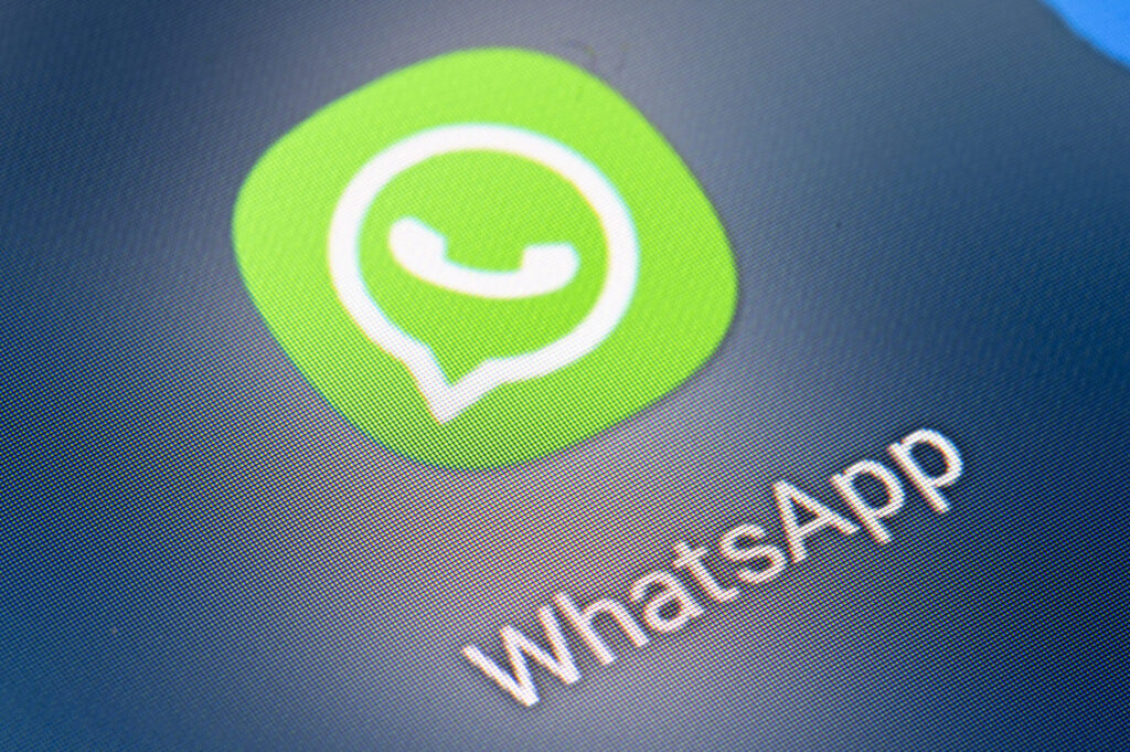 val de fraude pe whatsapp dnsc mesaje false de la firme de curierat pot pune in pericol contul