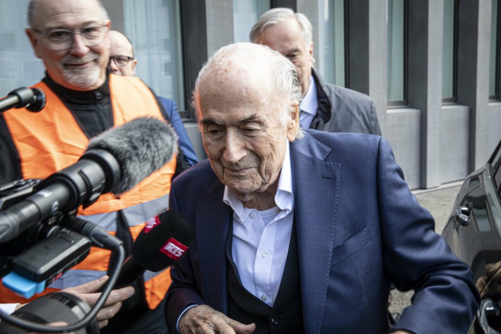 Blatter l critica pe Infantino si sustine ca FIFA este o dictatura