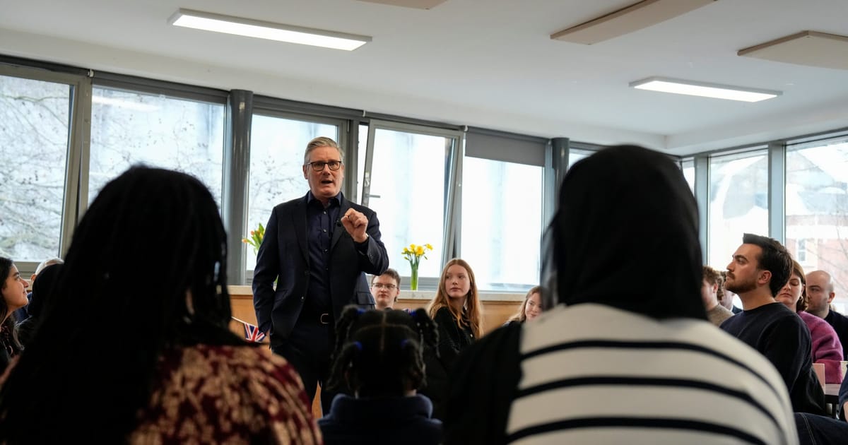 Keir Starmer spune ca Regatul Unite trebuie sa se ocupe de derularea nesfarsita pe retelele sociale