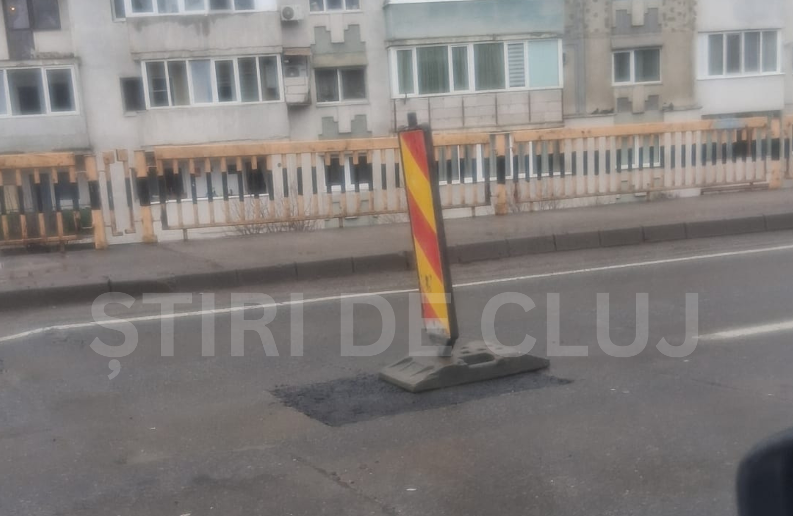 Primaria Cluj Napoca ia masuri dupa haosul de pe podul de peste Somes Groapa care a distrus 5 masini a fost umpluta