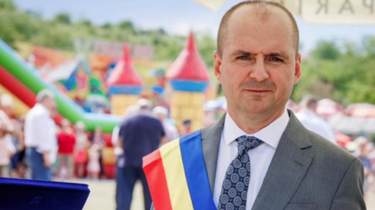 Primarul comunei cu conturile blocate unde cetatenii nu mai platesc impozitele crescute Ce ar trebui sa facem noi