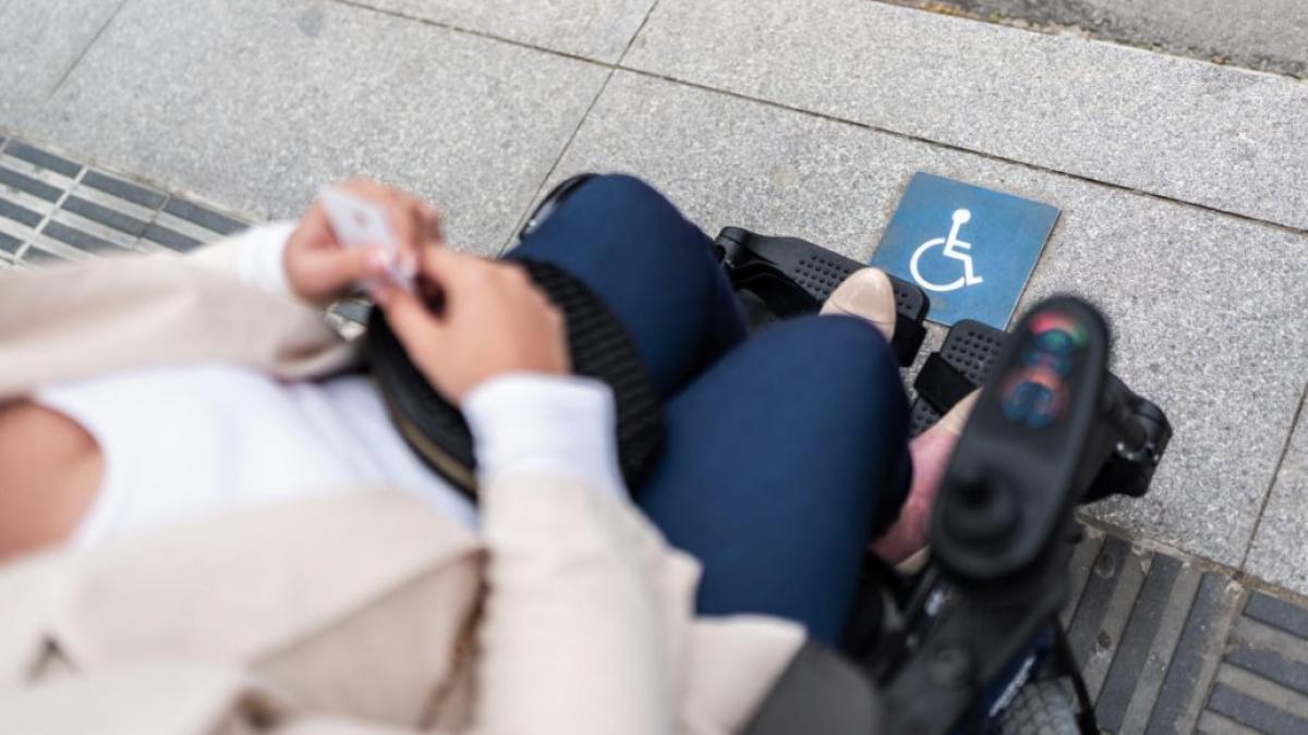Revolta dupa ce Coalitia a decis reducerea nu eliminarea impozitelor pentru persoanele cu dizabilitati