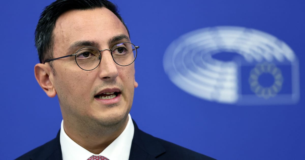 Seful sportului din UE contesta cererea sefului fotbalului de a elimina interdictia asupra Rusiei
