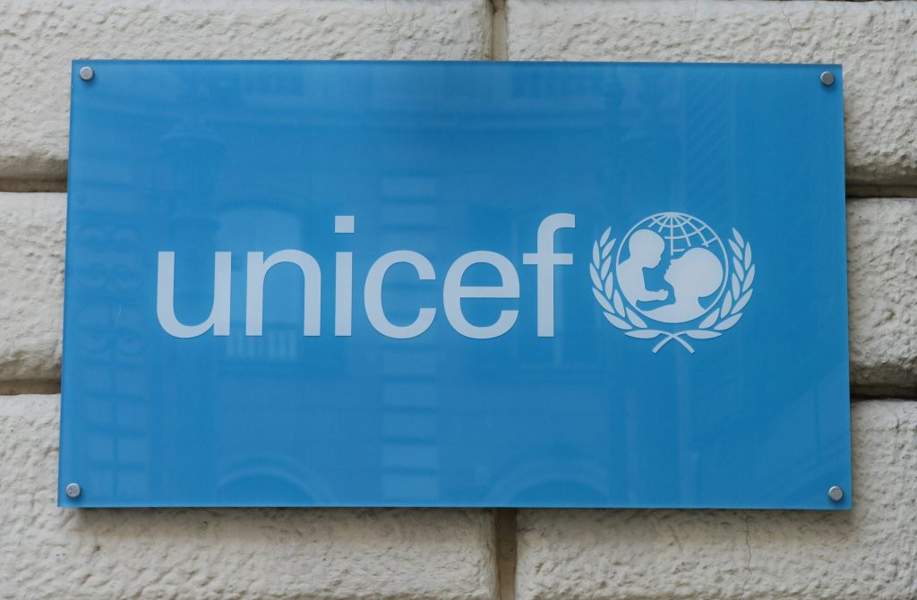 UNICEF condamna atacurile aeriene din Myanmar Civilii suporta consecintele conflictului