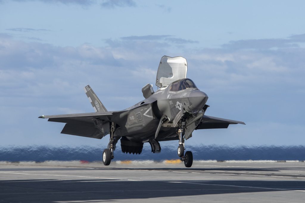 Un fost pilot de vanatoare F 35 din SUA a fost arestat pentru ca a fost implicat in antrenarea fortelor aeriene chineze