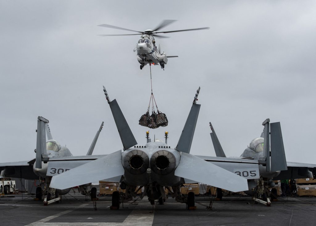 A fost lansata operatiunea militara pentru redeschiderea stramtorii Ormuz avioanele si elicopterele militare americane sunt implicate