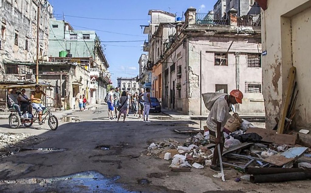 A opt a zi de proteste violente in Cuba dupa interuperile masive de curent Manifestantii au atacat sediul Partidului Comunist