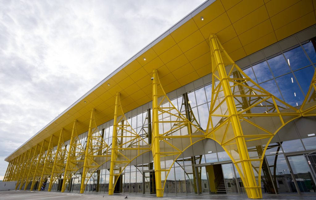 Aeroportul Cluj a inregistrat un record absolut Peste 3 5 milioane de pasageri si locul 2 in Romania Care sunt cele mai populare destinatii pentru clujeni