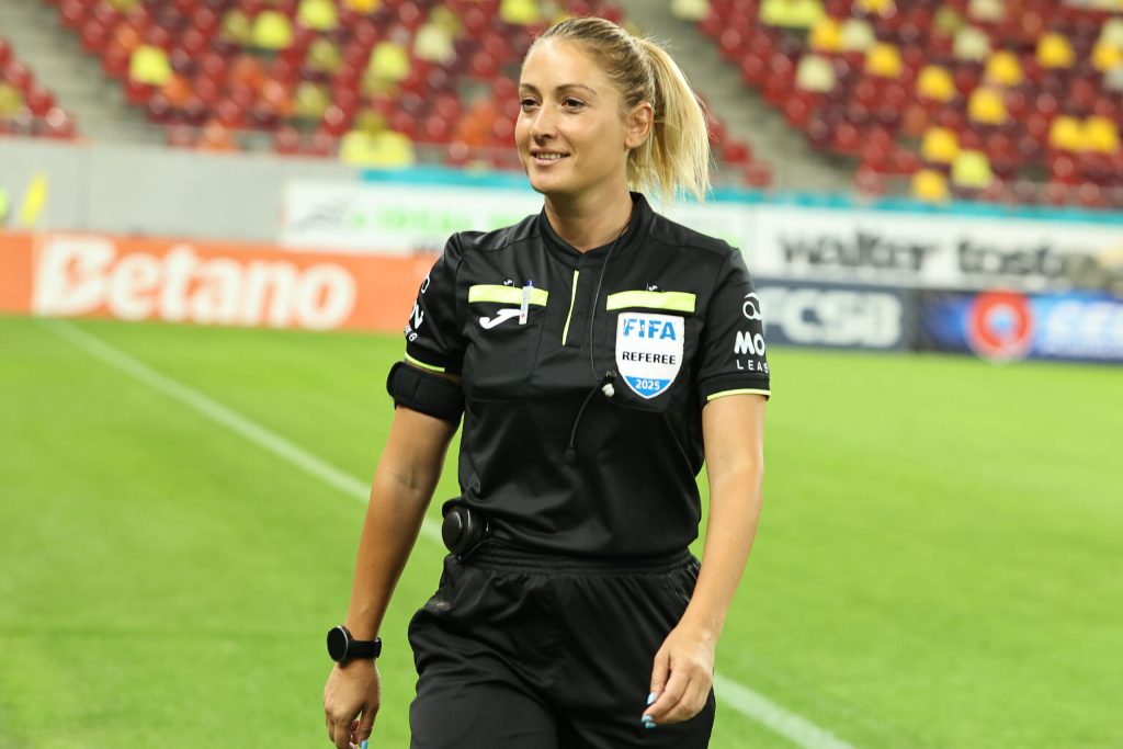 Alina Pesu aleasa sa arbitreze meciul Franta Polonia din preliminariile Cupei Mondiale la fotbal feminin 2027