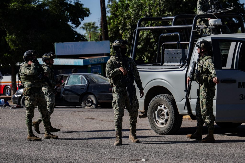 Armata mexicana informeaza ca 11 persoane au fost omorate intr o operatiune impotriva liderului cartelului Sinaloa