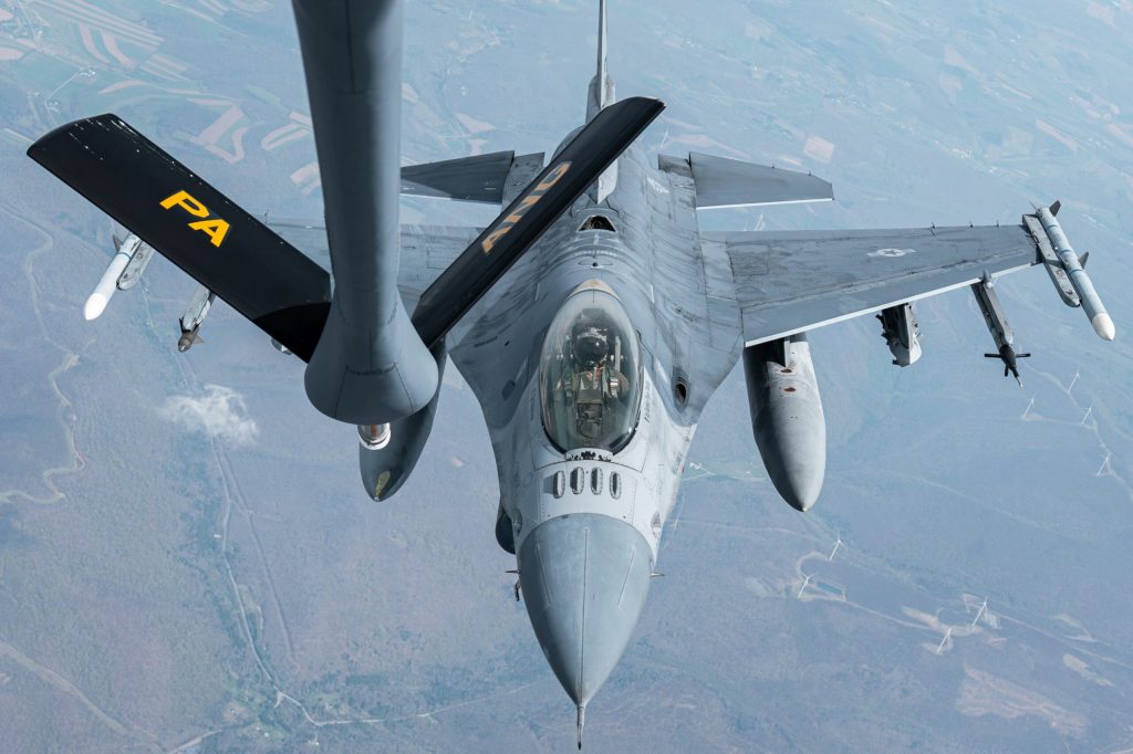 Avionul de realimentare s a prabusit in Irak Toti cei sase membri ai echipajului american au murit