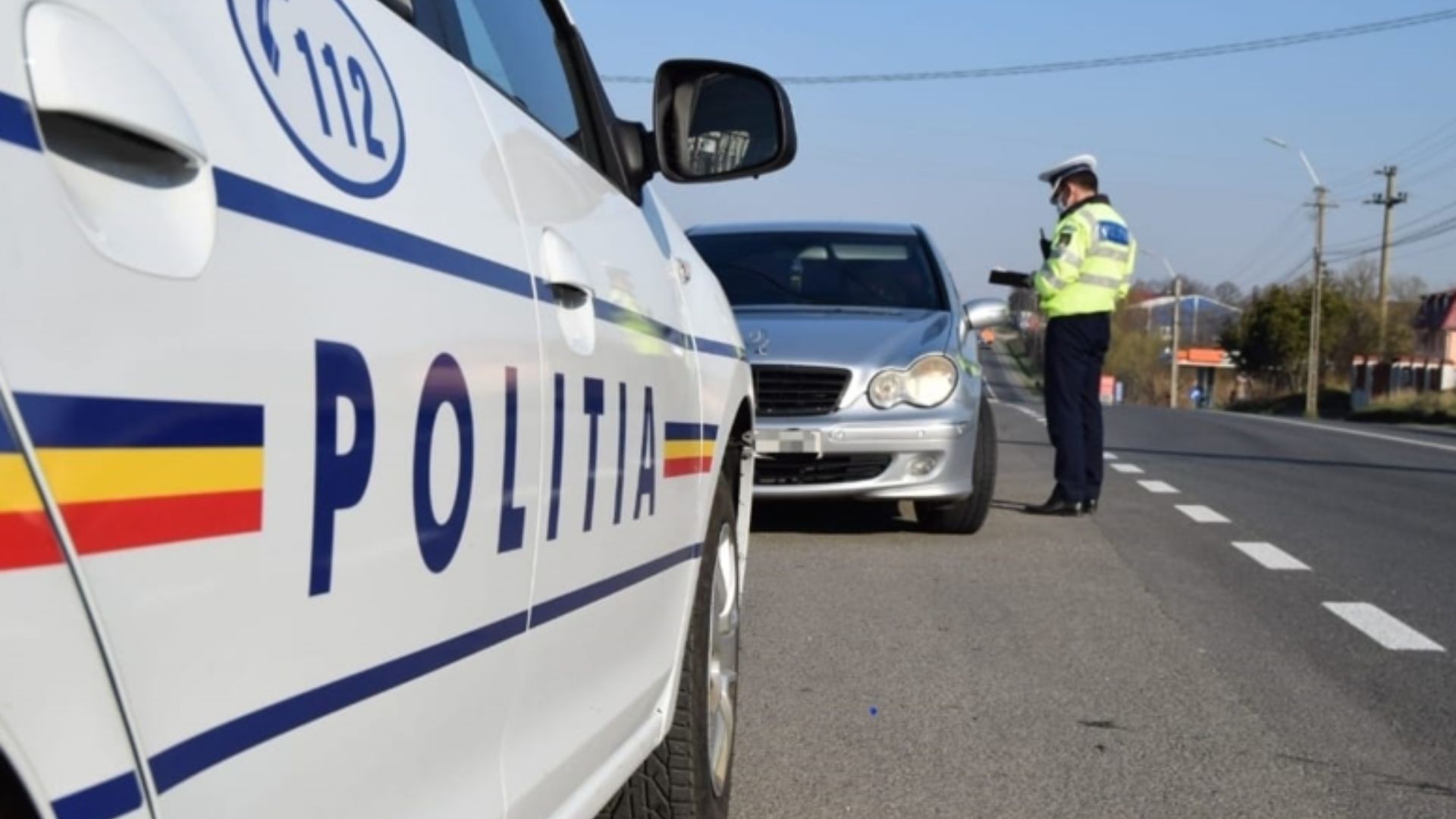 Cluj Napoca a fost tinta raziilor politiei Sute de persoane verificate iar unii au ramas fara permis si cu amenzicon siderabile