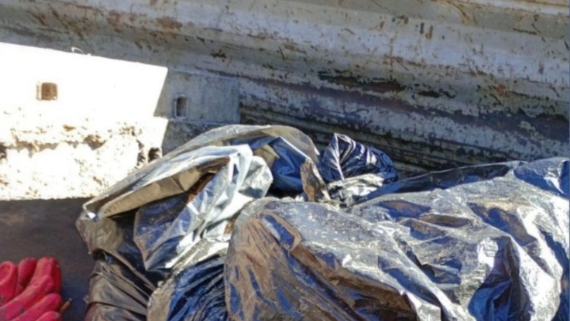 Clujeni aveti mare grija ce aruncati in toaleta Materialele si substantzele care nu ar trebui sa ajunga in canalizare au blocat statia de pompare